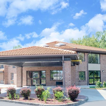 Days Inn By Wyndham Geneva/Finger Lakes Exterior foto