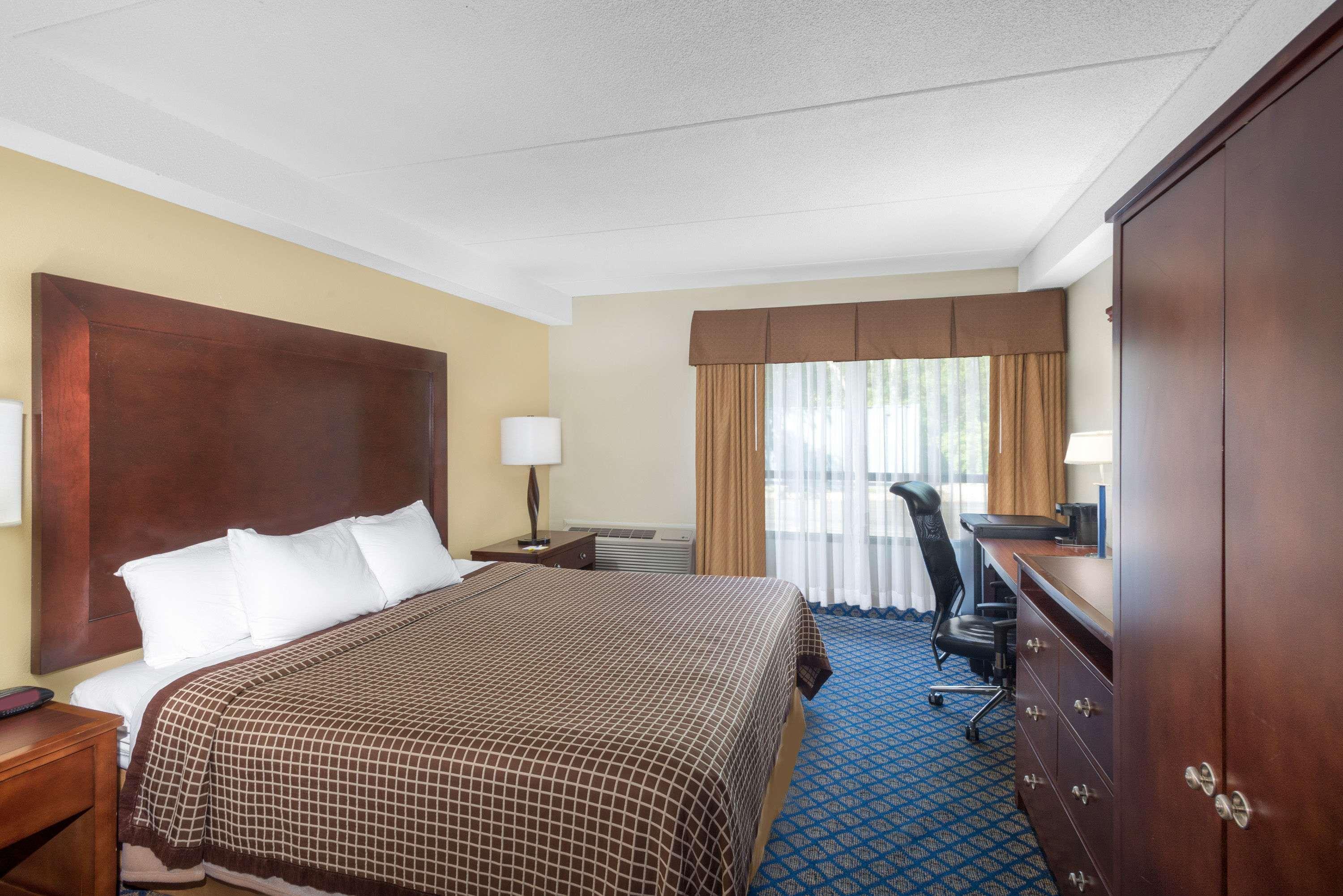 Days Inn By Wyndham Geneva/Finger Lakes Exterior foto
