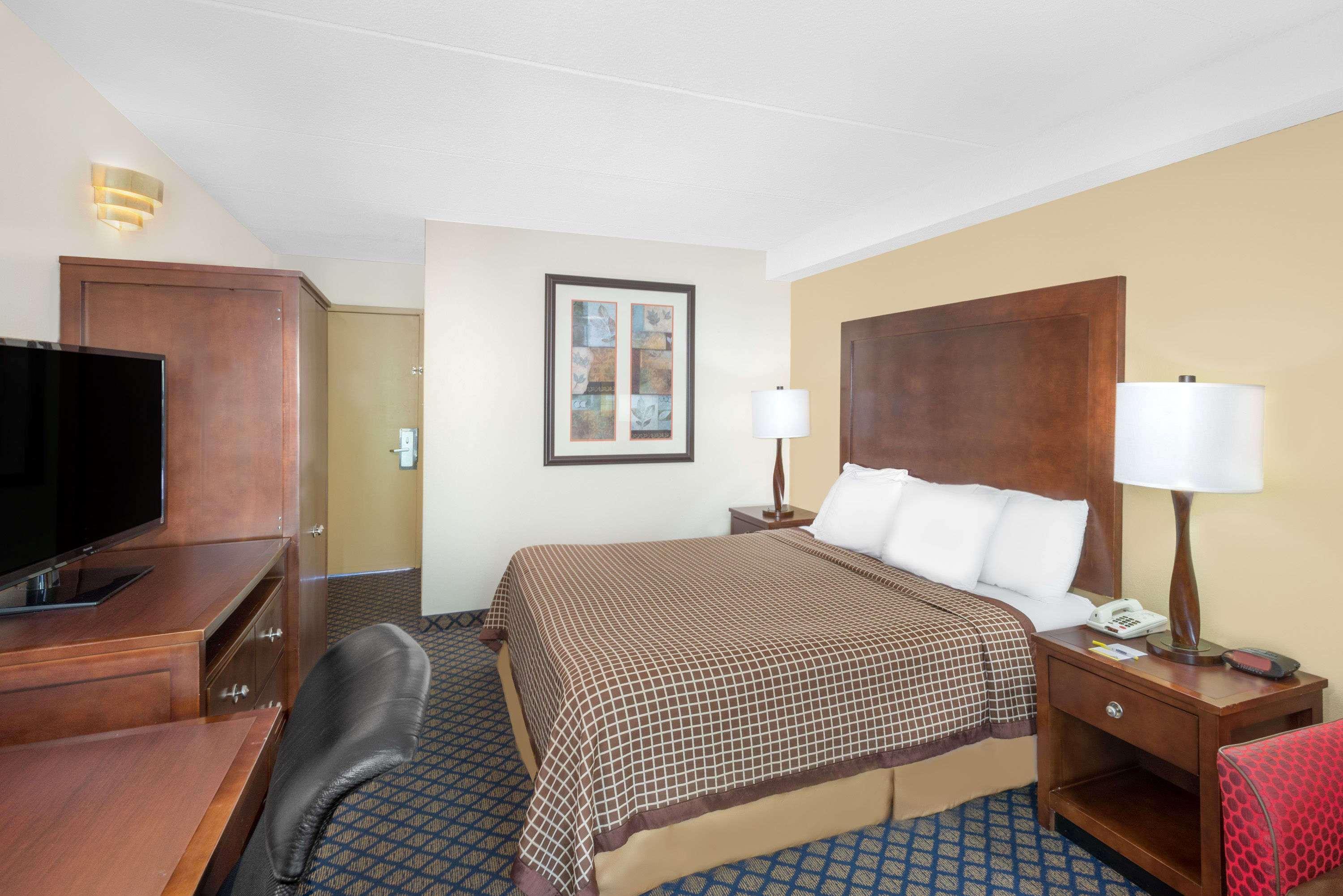 Days Inn By Wyndham Geneva/Finger Lakes Exterior foto