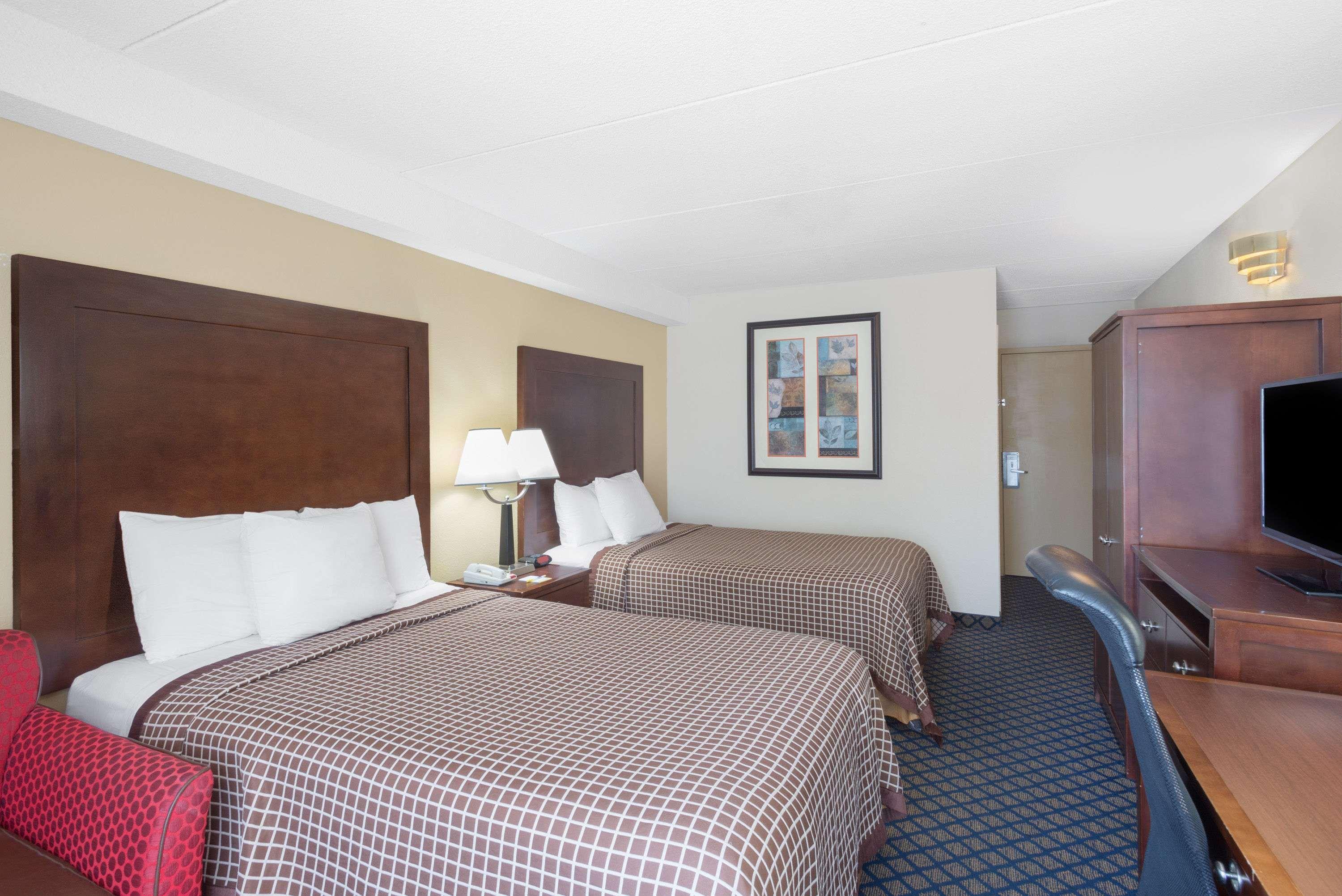Days Inn By Wyndham Geneva/Finger Lakes Exterior foto